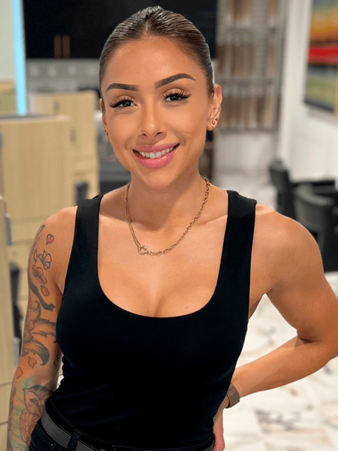 Stylist Card Selena Armas